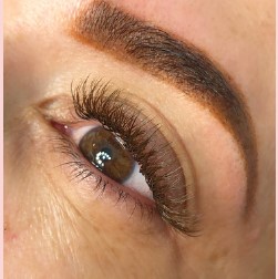 Detalhe Cílios Marrom 1