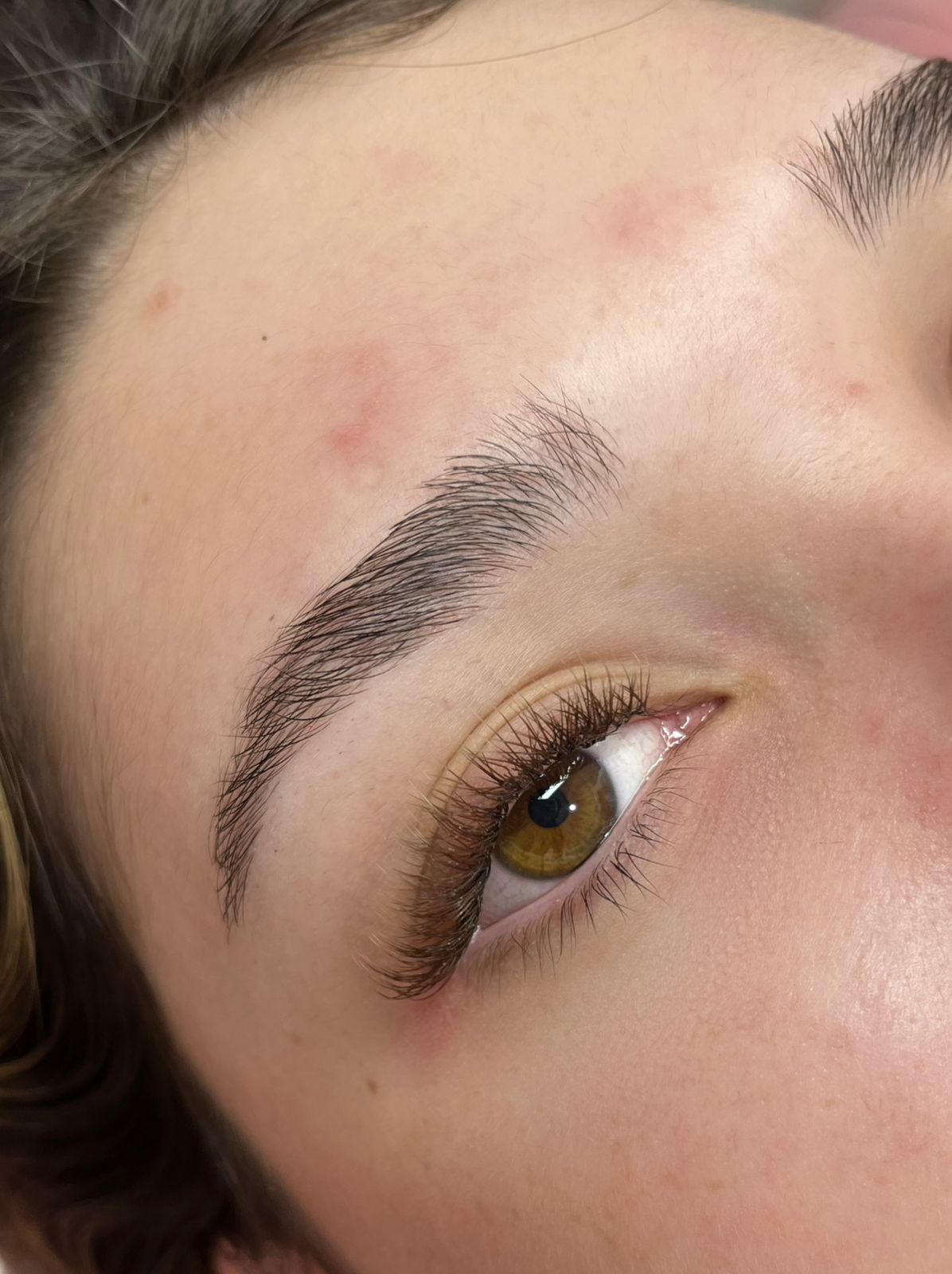 Detalhe Cílios Marrom 3